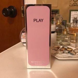 Givenchy play